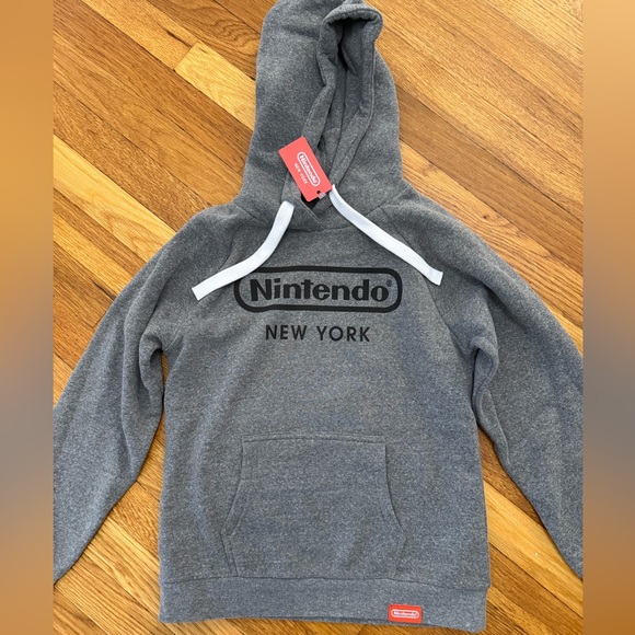 BNWT Youth New York Nintendo Mario Gray Hoodie - Picture 1 of 6